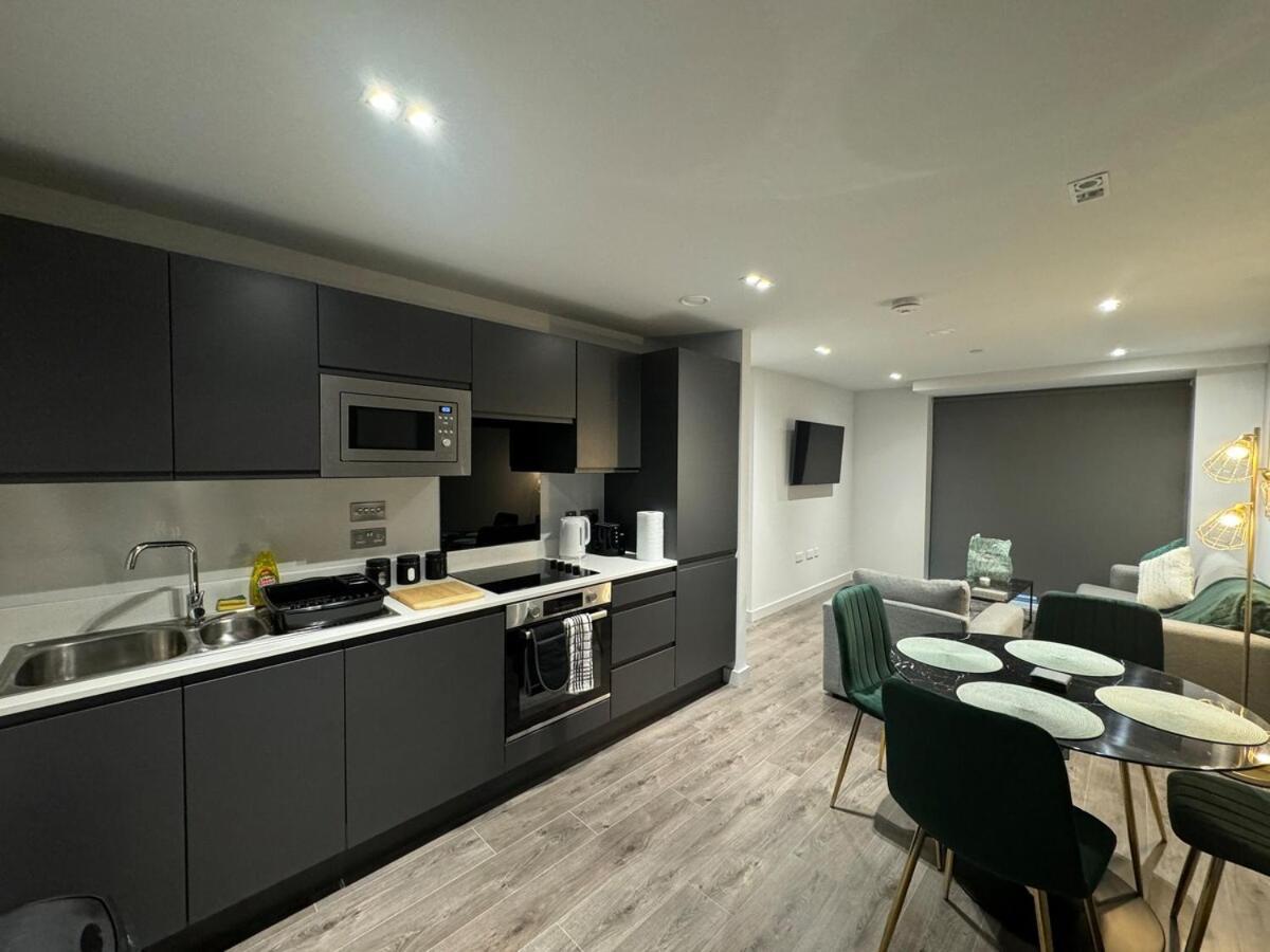 Modern 2-Bedroom Apartment In Heart Of Liverpool Esterno foto