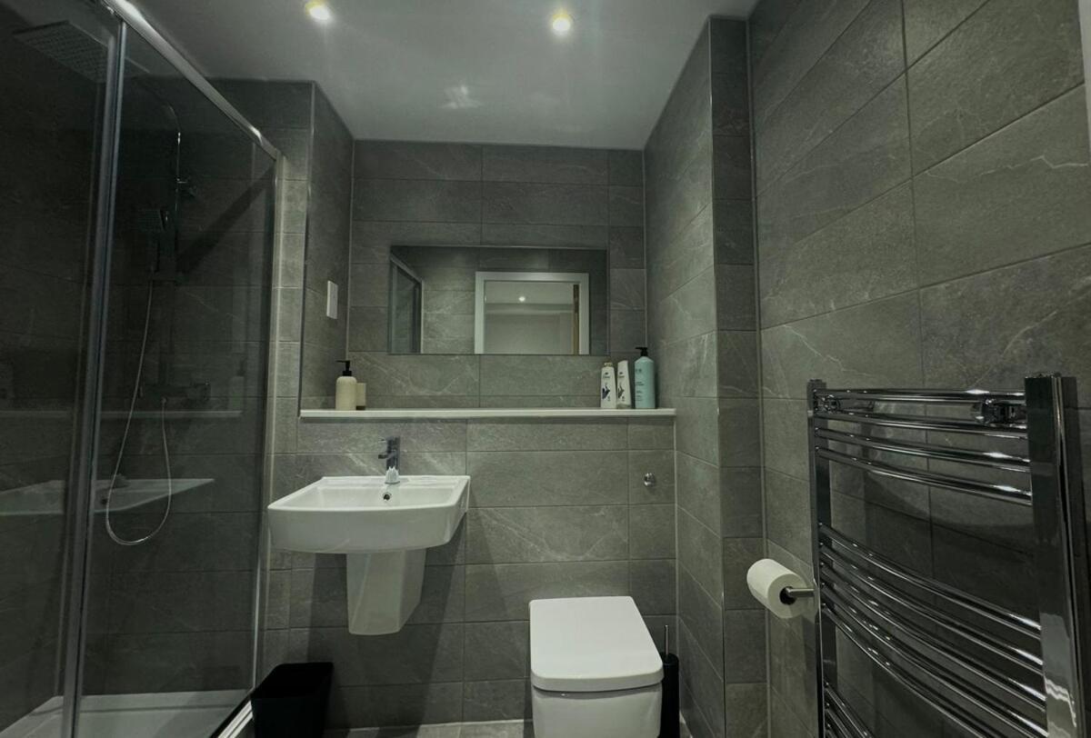 Modern 2-Bedroom Apartment In Heart Of Liverpool Esterno foto