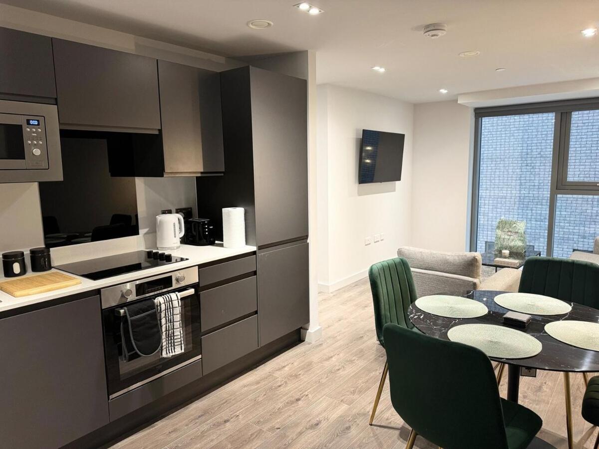 Modern 2-Bedroom Apartment In Heart Of Liverpool Esterno foto