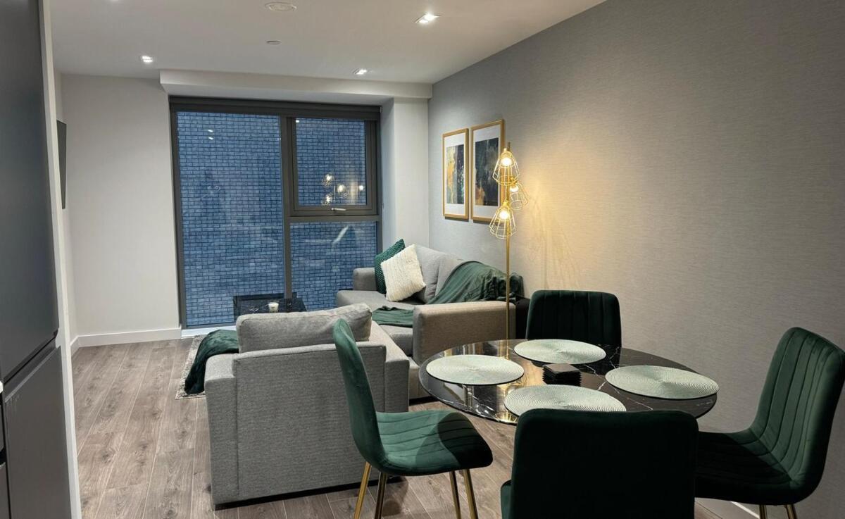 Modern 2-Bedroom Apartment In Heart Of Liverpool Esterno foto